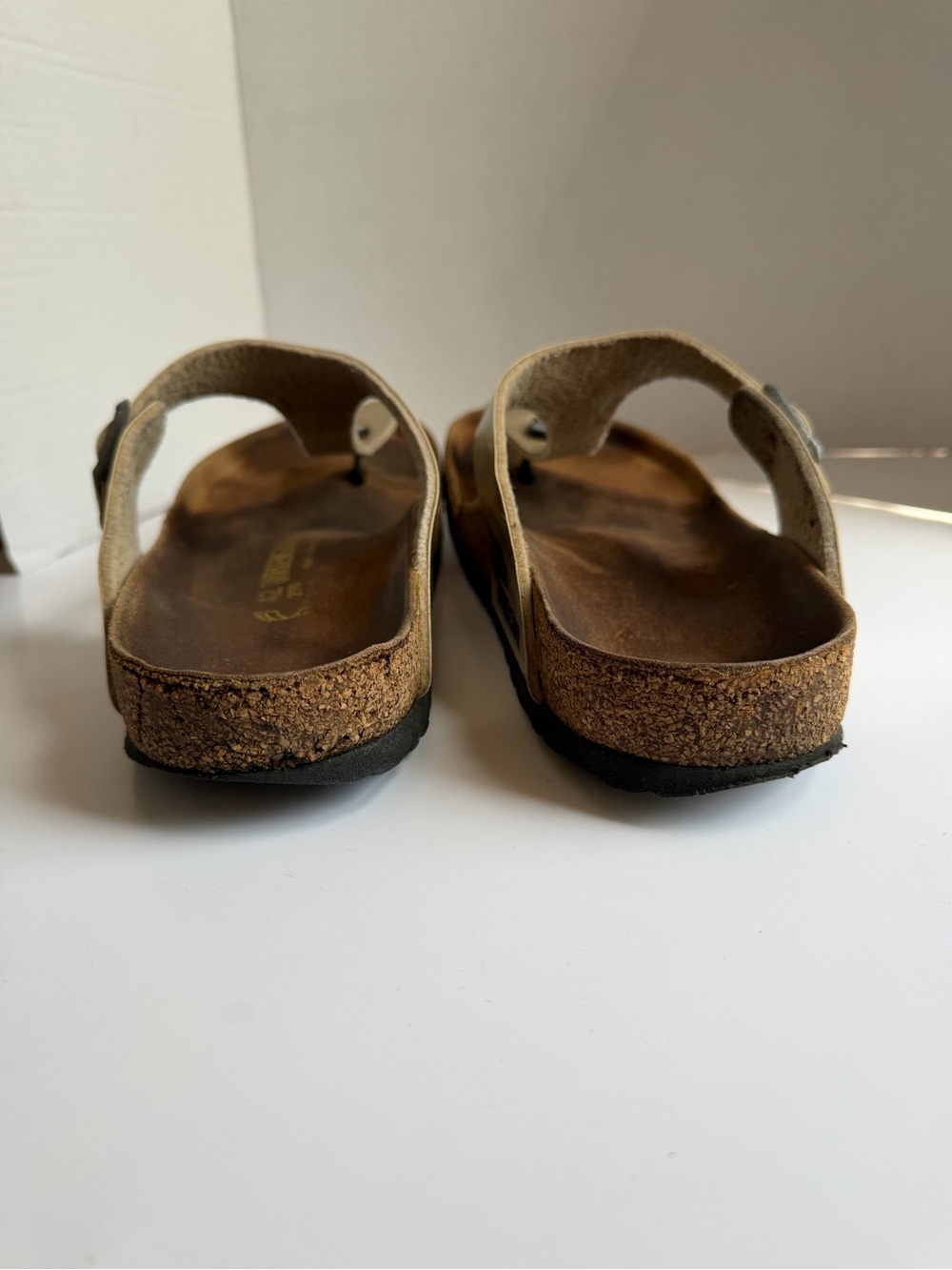 Birkenstock Gizeh Gold Metallic Leather Thong Sandals Size 42 Womens 11 - Picture 4 of 12